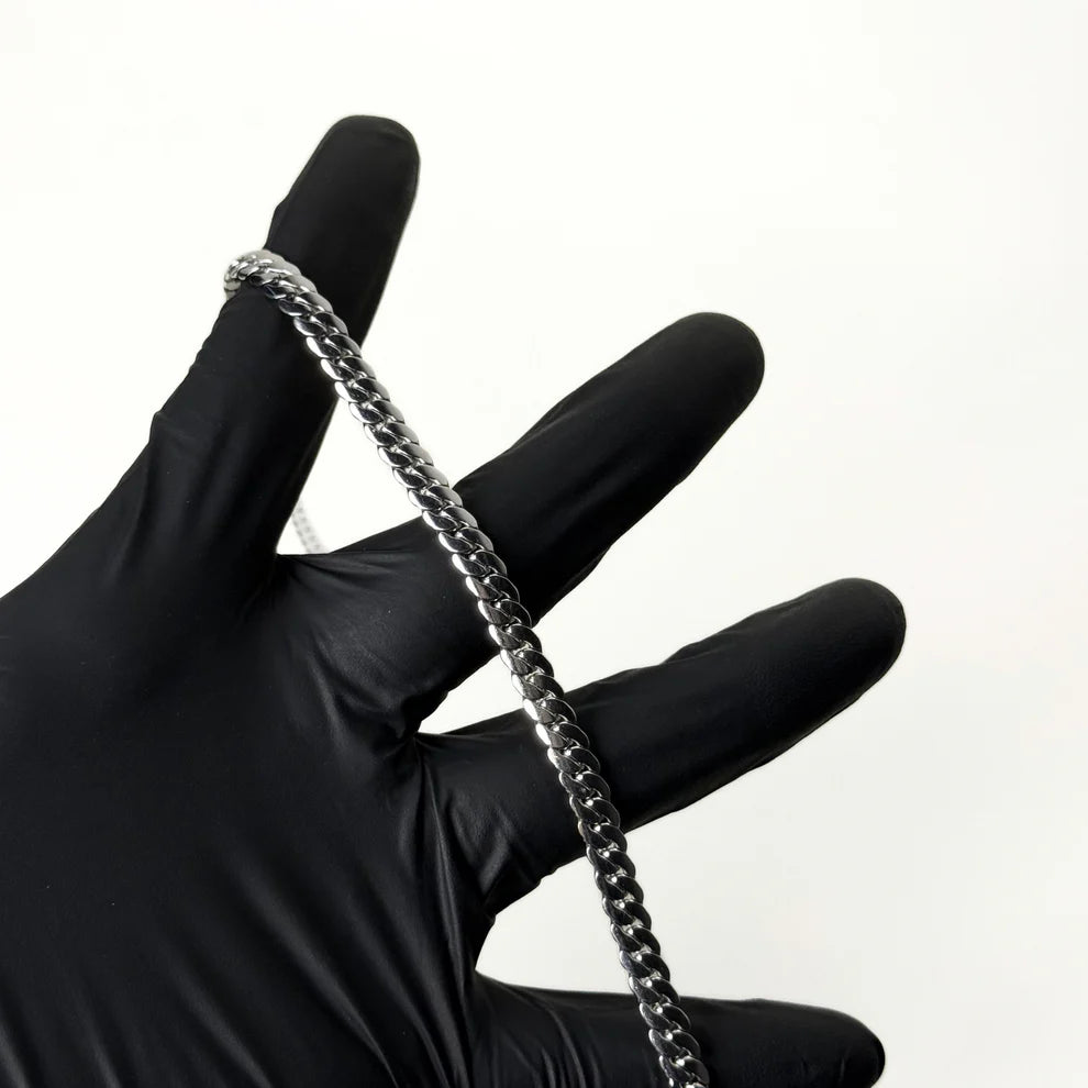 Round Stainless Steal Necklace With Free Delivery